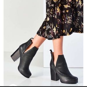 ISO Jeffrey Campbell O’Shea Boots size 8